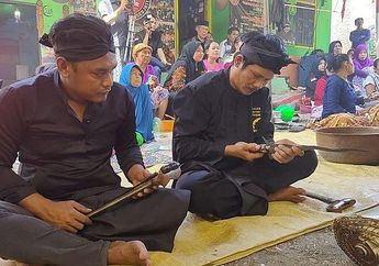 Khidmat dan Sakral, Begini Tradisi Nyiram Pusaka di Yayasan Al-Awaliyah Jelang Maulid Nabi Muhammad SAW