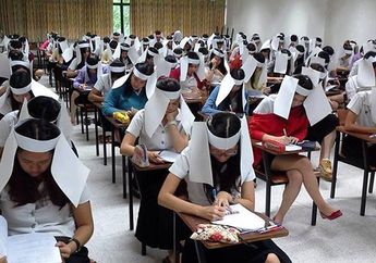 Ngakak, 7 Guru Ini Punya Cara Unik Mencegah Muridnya Nyontek!