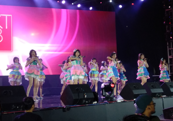 JKT48 Membuka Smartfren Wow Fest dengan Lagu Hitsnya Heavy Rotation