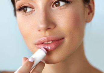 6 Pilihan Produk Lip Balm yang dapat Mencerahkan Bibir Kusam, Patut Dicoba!