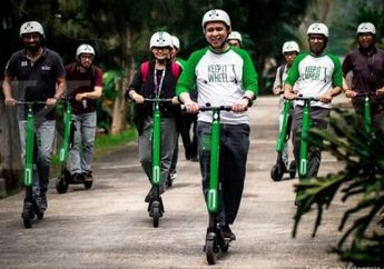 Tengah Malam Sedan Toyota Camry Seruduk Rombongan Pengguna GrabWheels di Senayan, 2 Orang Tewas
