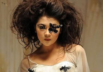Diisukan Perusak Rumah Tangga Orang Hingga Hengkang dari Dunia Hiburan, Artis Seksi Ini Berderai Air Mata Ungkap Alasannya 'Hati Nggak Tenang'