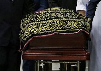 Selama Hidupnya Rajin Bersedekah, Jenazah Selebriti dan Mantan Atlet Ini Sampai Disalatkan Ribuan Orang, Begini Suasananya