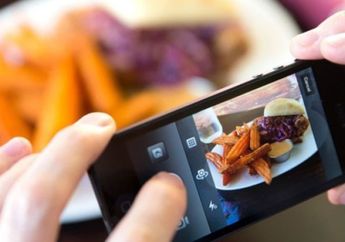 Jadi Kebiasaan banyak Orang, Motret Makanan Punya Dampak Buruk Terhadap Hubunganmu dengan Teman-temanmu, Kok Bisa?