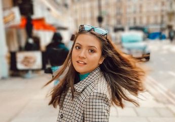 Marsha Aruan Tampil Simpel Tapi Chic Pakai Tas Gucci Seharga Belasan Juta!