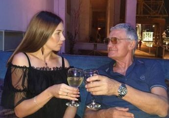 Padahal Baru 2 Bulan Menikah, Kakek 74 Ini Ceraikan Istri Mudanya yang Terpaut Usia 53 Tahun Karena Kepergok Mencium dan Mandi Bersama Pria 60 Tahun