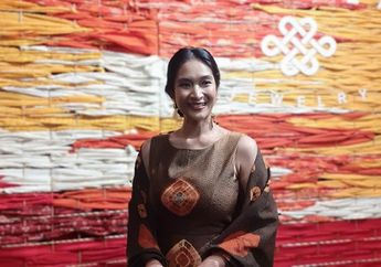 Happy Salma Siap Kembali ke Layar Lebar Tahun Depan!