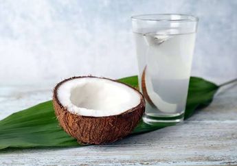 Mau Perut Rata Lebih Cepat? Yuk Konsumsi Air Kelapa Tiap Hari dan Rasakan Khasiatnya!