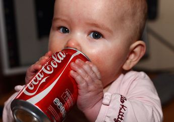 Dilarang Aborsi, Wanita Ini Cari Jalan Lain Untuk Menghilangkan Nyawa Bayinya dengan Memberi Minuman Bersoda Sedari Lahir