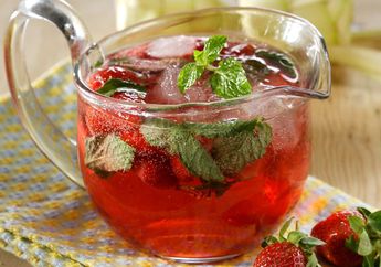 Resep Apel Punch Mix Strawberry Enak, Minuman Segar yang Layak Disajikan Saat Kumpul Keluarga