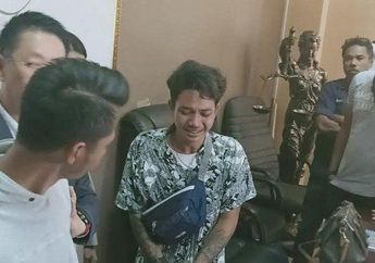Matanya Menatap Tajam Pada Si Pengancam Keluarganya yang Menangis Tersedu, Aktor Sinetron yang Rela Masuk Penjara Lagi Demi Bela Anak dan Istri Ini Masih Belum Bisa Terima: 'Harusnya Dia Ikut Casting!'