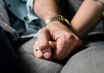 Wanita Ini Tertidur di Bioskop, Saat Bangun Ada Pria Asing Menggenggam Erat Tangannya dan Mereka Berpisah Begitu Saja, Begini Kabar Keduanya Sekarang