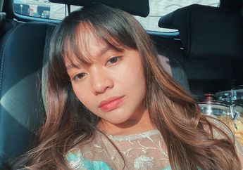 Pakai Tas Fendi Seharga Rp 20 Jutaan, Begini 3 Gaya Kece Ala Amel Carla!