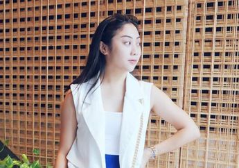 Intip Gaya Kece Pakai Outer Putih Ala Adik Nikita Willy, Winona Willy!