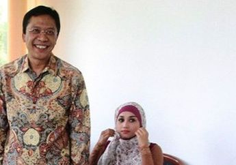 16 Tahun Suami Mendekam Di Penjara karena Kasus Impor Daging, Penampilan Penyanyi Dangdut yang Lepas Hijab ini Sukses Bikin Pangling