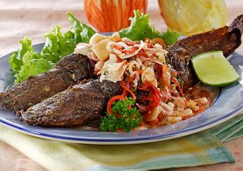 Sambal Matah Bisa Lebih Menggoda Kalau Tiru Resep Lele Goreng Kuning Sambal Matah Ini