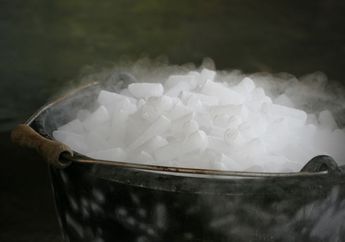 Kasus 3 Orang Tewas Setelah Masukkan 25 kg ‘Dry Ice’ ke Dalam Kolam Renang: Awas, ‘Dry Ice’ Bisa Sebabkan Kematian, Ini Alasannya