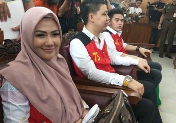 Tampil Kece dengan Tas dan Bros Gucci, Rey Utami Bersyukur Sidang Lanjutan Kasus Ikan Asin Berjalan Lancar: Alhamdulillah Walaupun Tadi Baru Buka Sama Air Putih