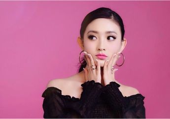 Penampilan Simpel Menawan Natasha Wilona dengan Tas Gucci Seharga Rp 33 Jutaan!