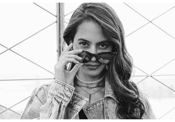 Pakai Sneakers Gucci Seharga Belasan Juta, Begini Gaya Kasual Manis Ala Pevita Pearce!