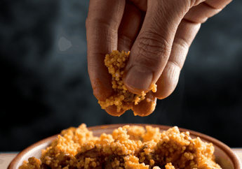 STOP Mulai Sekarang! Siapa Sangka Makan Pakai Tangan Bisa Berakibat Fatal Bagi Kesehatan!