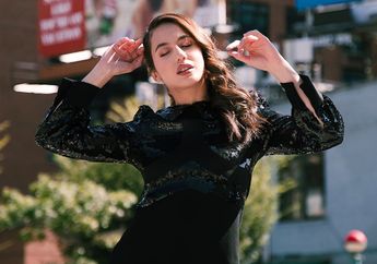 Tampil Manis di Hari Natal dengan 6 Ide Dress Ala Pevita Pearce!
