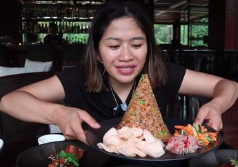 Youtuber ini Mencoba Nasi Goreng Seharga Rp1 Juta, Ternyata ini Isinya yang Membuat Harganya Selangit!