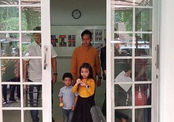 Datang ke Sekolah untuk Ambil Rapor Jan Ethes, Gibran Rakabuming Dibuat Bangga Lantaran sang Anak Dapat Penghargaan