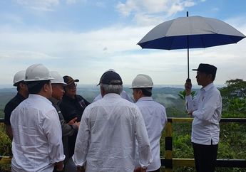 Ikut Jokowi Blusukan ke Lokasi Ibu Kota Baru, 3 Menteri Ini Malah Hampir Hilang Nyawa. Tapi, Komentar Mereka Bikin Kita Kaget