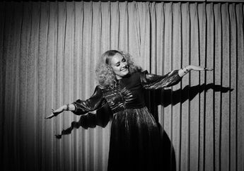 Berat Badan Turun 19 Kilogram, Penampilan Terbaru Adele Jelang Natal Bikin Pangling!