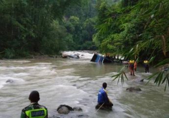 Teriakan Minta Tolong hingga Hampir Terseret Arus, Begini Cerita Korban Selamat Tragedi Bus Masuk Jurang