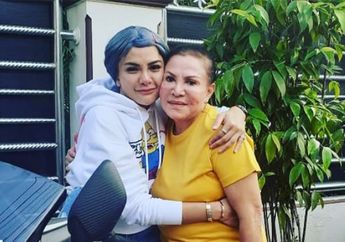 Berikan Kado Manis untuk Mpok Atiek, Nikita Mirzani Bongkar Kisah Sedih di Balik Hadiah Tersebut hingga Warganet Terharu