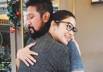 3 Anak dan Ayah Seleb Indo yang Tetap Kompak Meskipun Beda Keyakinan