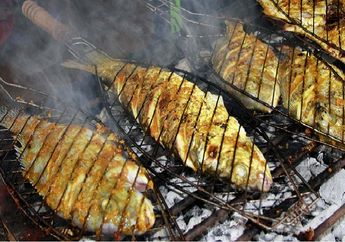 Mau Bakar Ikan di Tahun Baru? Wajib Tahu Tips Ini Supaya Ikan Tidak Menempel di Panggangan