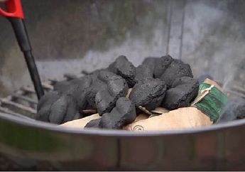 Enggak Pake Keringat, Begini Cara Mudah Menyalakan Arang yang Bisa Ditiru Semua Orang