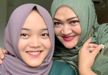 Kangen Almarhum Mama, Putri Delina Tunjukan Makanan Kesukaan Mama Lina