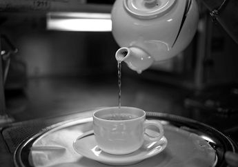 Tak Banyak yang Tahu, Ini Sederet Manfaat Minum Air Putih Hangat Saat Sahur Bagi Tubuh