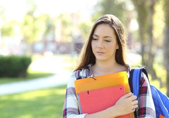 7 Cara Buat Melawan Rasa Cemas Berlebihan dan Overthinking. Biar Lebih Lega!