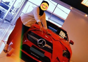 Perempuan Berhijab Balas Dendam Pada Mantan Pacar Dengan Beli Sedan Mercy, Begini Cerita Pedihnya