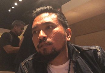 Ular Sepanjang Dua Meter Ditemukan Berkeliaran di Kawasan Rumah Imam Darto!