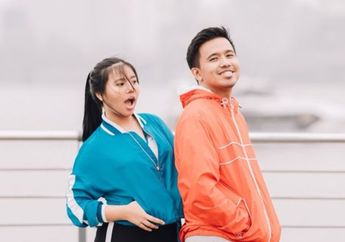 Kepoin 4 Gaya Kompak Joshua Suherman dan Adiknya, Jocelyn Suherman!