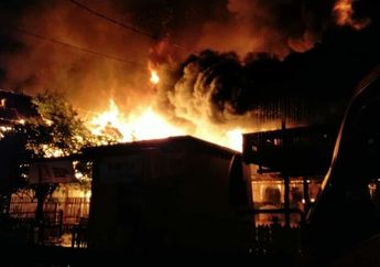 Demi Selamatkan Putrinya yang Tertidur Pulas, Seorang Ibu di Sulsel Nekat Terobos si Jago Merah, Namun Nasib Keduanya Berujung Tragis!