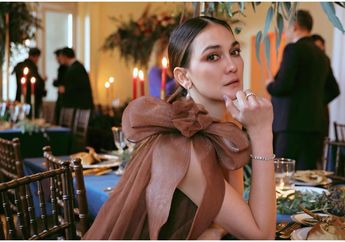 Berbanding Terbalik dengan Ramalan Mbak You, Luna Maya Diterawang Panglima Langit Tak Akan Menikah dengan Siapapun di Tahun 2020: Menjalin Asmara Iya, tapi Kalau Lebih Jauh Belum...