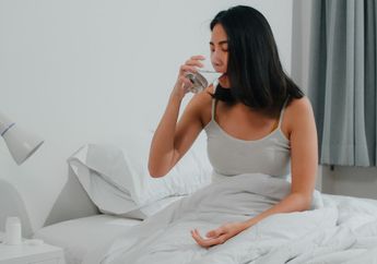 Dampak Negatif Minum Air Putih Sebelum Tidur, Bisa Sebabkan Masalah Kesehatan ini!