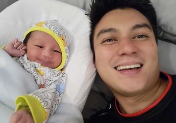 Baim Wong Pamer Gaya Kembar Bareng sang Putra, Netizen Malah Sebut Kiano Tiger Wong Duplikat Paula Verhoeven!