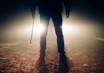 Habisi Nyawa dan Seret Jasad Ayahnya Sendiri yang Berlumuran Darah hingga ke Jalan, Rinaldi Justru Berteriak Histeris Bak Kesurupan: Setannya Udah Aku Bunuh!