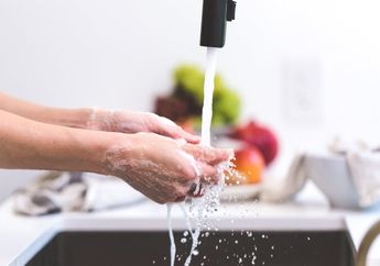 Anda yang Suka Makan Pakai Tangan Jangan Senang Dulu Sudah Cuci Tangan, Siapa Tahu Kesalahan Fatal Ini Anda Lakukan