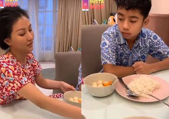 Betrand Peto Mendadak Minta Disuapin Sarapan, Reaksi Sarwendah Langsung Jadi Sorotan, 'Enak Ya'