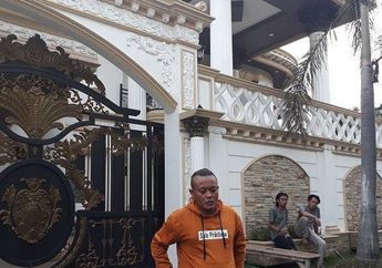Cewek Ngesot Hingga Helaian Rambut Panjang di Pojokkan Pintu, Ini Sederet Teror Mistis yang Dirasakan Rizky Febian di Rumah Mewah Sule, Kamar Putri Delina Penuh Kejadian Janggal
