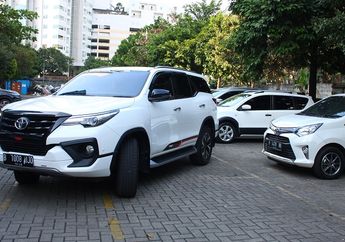 Ngabuburit di Rumah Aja, Newbie Wajib Tahu Teknik Parkir Mobil Seri dan Paralel